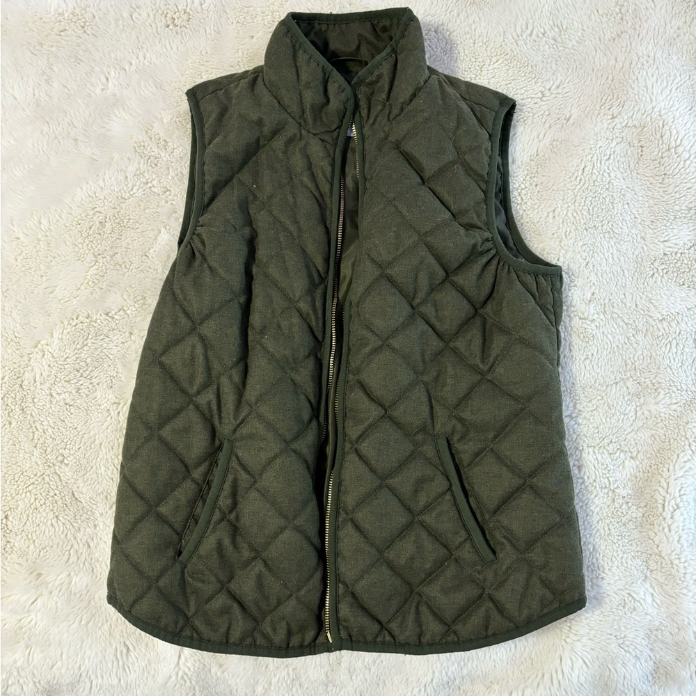 This is a soft thin Old Navy lightweight vest. With gorgeous gold zipper.